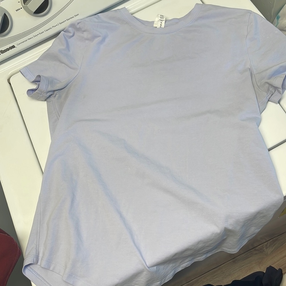 Lululemon tshirt
